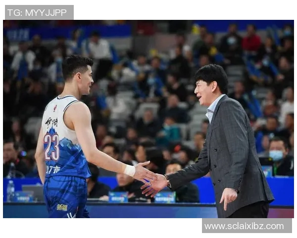 新疆飞虎与八一队激战正酣谁能在这场对决中笑到最后